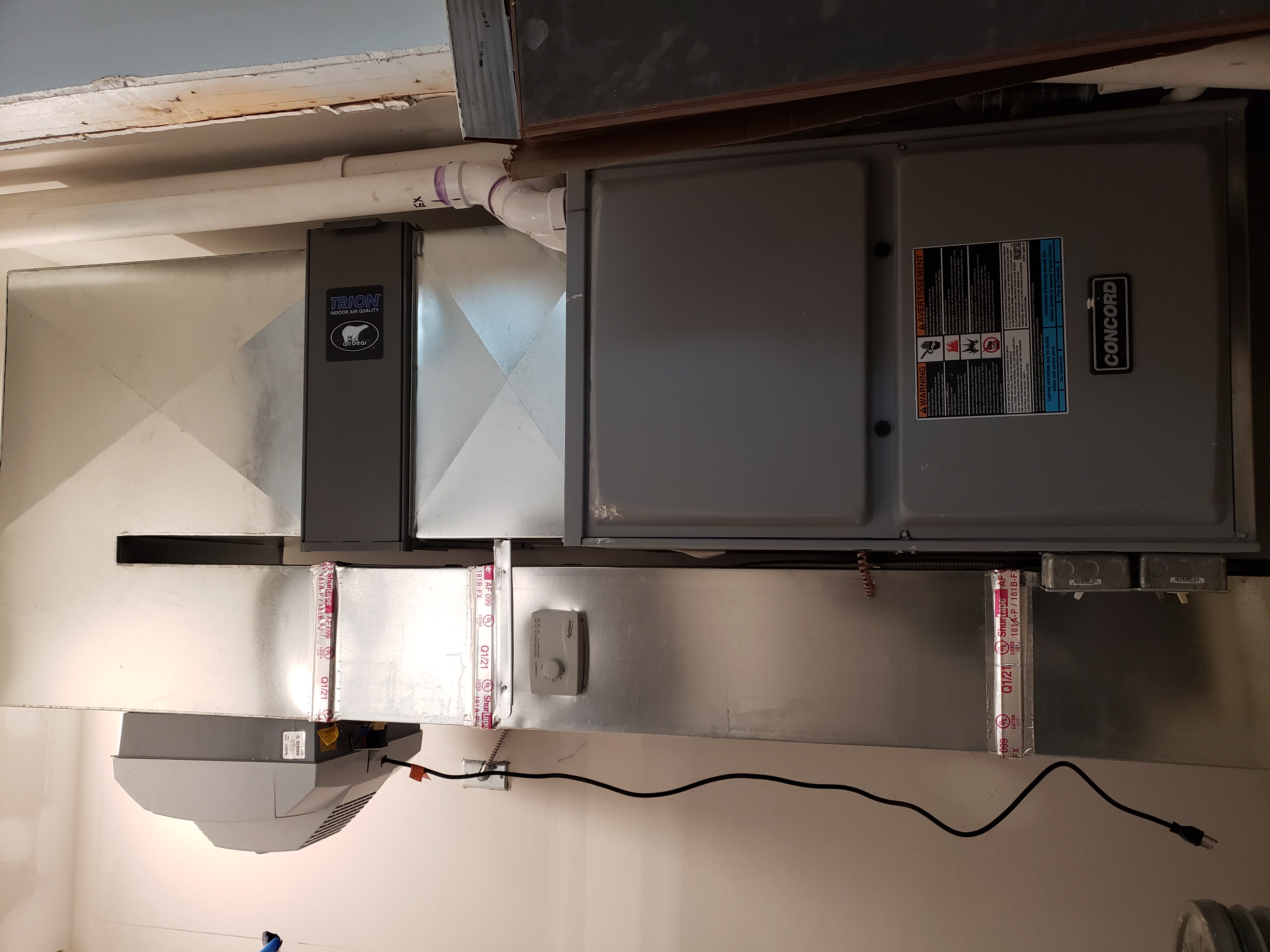 Furnace installation with air cleaner